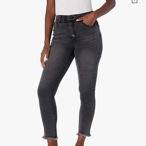 Democracy Button Fly slimming jeans 👖 💕